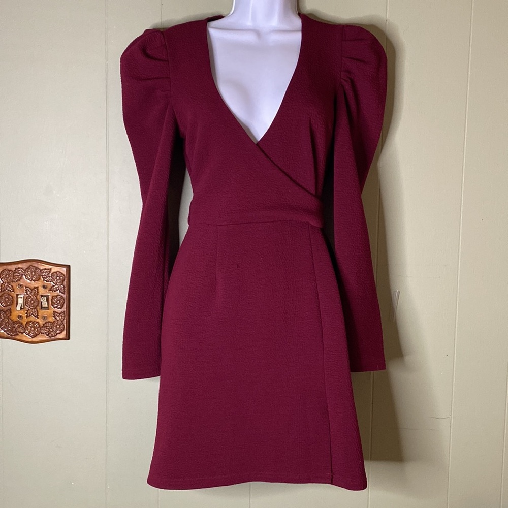 Mink Pink Mp/C Textured V Mock Wrap Tie Belt Puff… - image 3